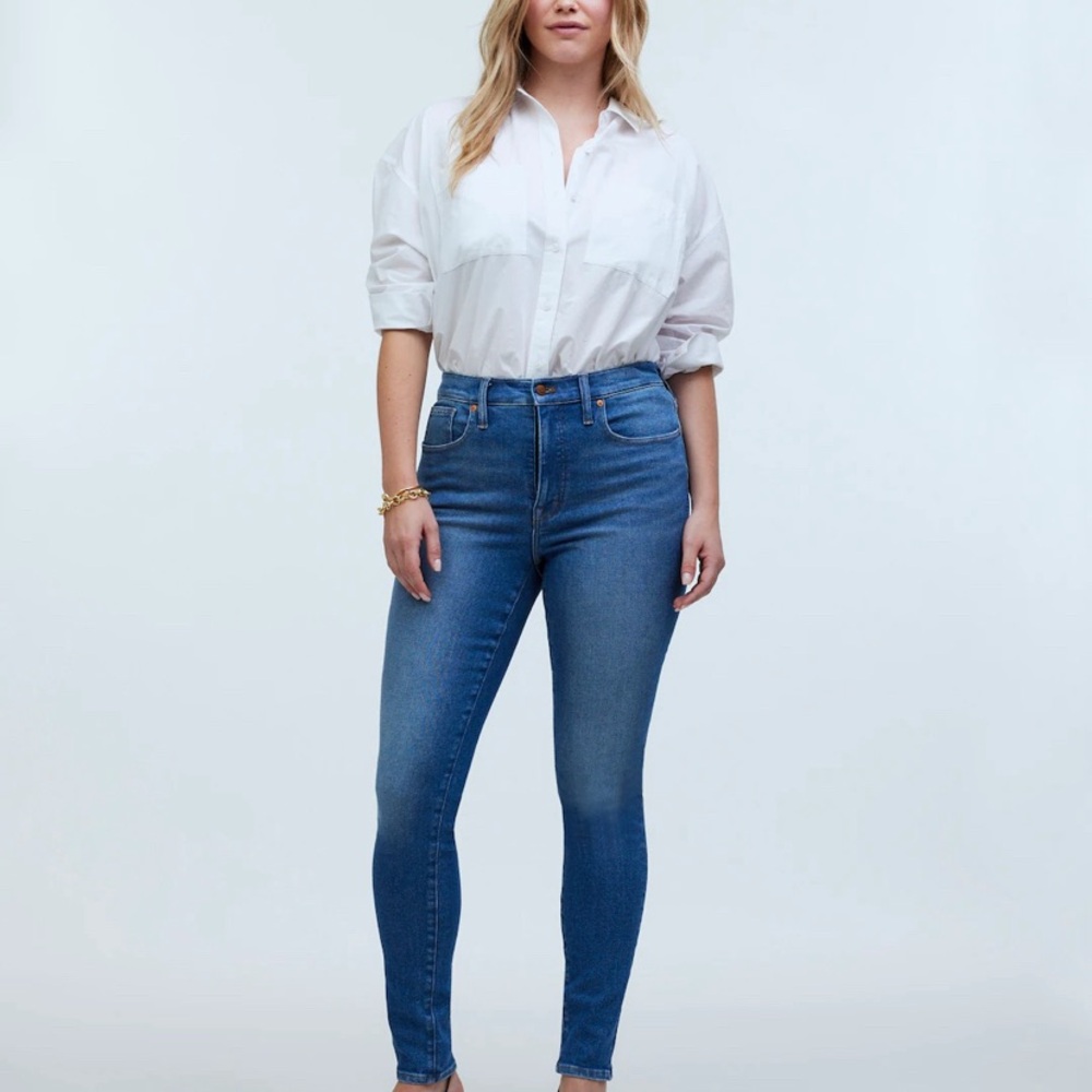 Madewell 10" High-Rise Roadtripper Authentic Jeans in Vinton Wash Size 29